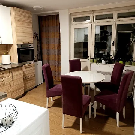 Stan Gradski Apartman *